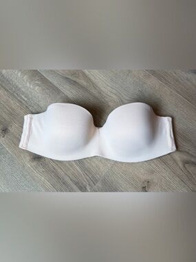 PINK Victoria's Secret Strapless Smooth push up Bra in nude. Great condition!